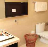 Toilet Kamar 4 Thumb Plaza Apartel Qingdao Sunland