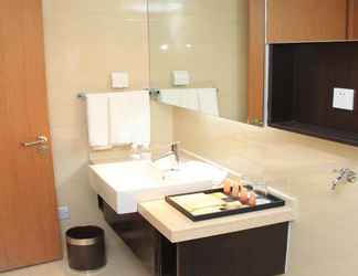 In-room Bathroom 2 Thumb Plaza Apartel Qingdao Sunland