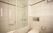 In-room Bathroom 2 Aparion Apartments Berlin