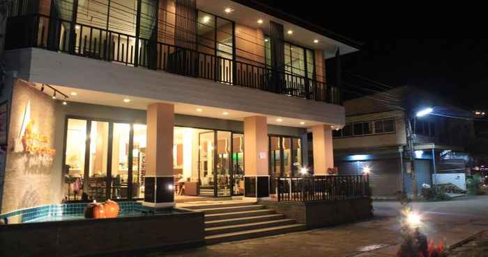 Luar Bangunan Saranya River House