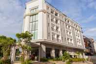 Luar Bangunan River Home Hotel