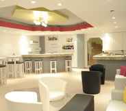 Bar, Kafe, dan Lounge 3 Evalia Apts