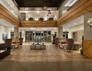 Lobi 2 Ramada Hotel & Suites by Wyndham Adana
