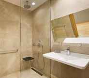 In-room Bathroom 5 Ramada Hotel & Suites by Wyndham Adana