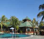 สระว่ายน้ำ 5 Central Hotel Ngwe Saung