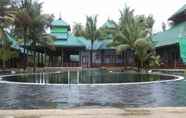สระว่ายน้ำ 6 Central Hotel Ngwe Saung