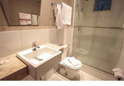 In-room Bathroom Golden Hotel e Eventos