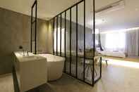 Toilet Kamar Hotel The Designers Incheon