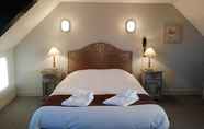 Bedroom 5 Hotel Le Bretagne