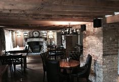 Restaurant 4 The Crown of Crucis Country Inn and Hotel