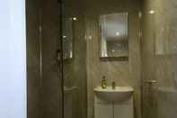 Toilet Kamar Laurel Bank B   B Keswick