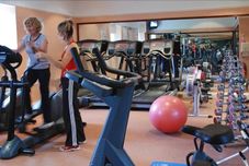 健身中心 Cedar Falls Health Farm