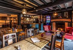 Bar, Cafe and Lounge 5 George Hotel