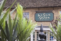 Exterior The Kings Arms Hotel