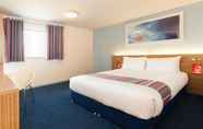 Bedroom 7 Travelodge Bracknell Central