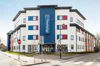 ภายนอกอาคาร Travelodge Woking Central