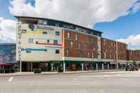 Exterior Travelodge Chelmsford