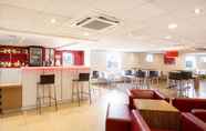 Bar, Cafe and Lounge 2 Travelodge Chelmsford