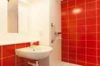 Phòng tắm bên trong Travelodge Chelmsford