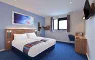 Bedroom 4 Travelodge Gloucester