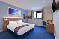 Bedroom Travelodge Gloucester