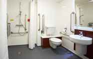 In-room Bathroom 7 Travelodge Paignton Seafront