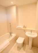 BATHROOM Dream Apartments Obel Tower Belfast