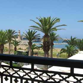 Rent Rooms The Seafront 1, Hotel Kara Mousha Pasha Mosque