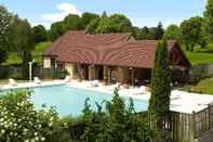 Swimming Pool Golf Hotel Resort Du Val De Sorne
