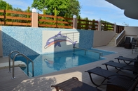 Swimming Pool Grand Villas