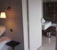 In-room Bathroom 7 Comfort Hotel Rosporden Concarneau