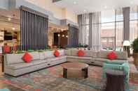 Swimming Pool Embassy Suites by Hilton Chicago Naperville