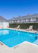 SWIMMING_POOL Red Roof Inn & Suites Calhoun