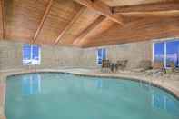 Swimming Pool Days Inn by Wyndham Alexandria MN