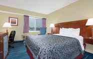 Bedroom 6 Days Inn by Wyndham Alexandria MN