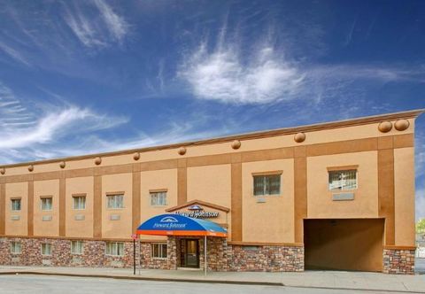 외관 Howard Johnson by Wyndham Bronx