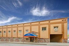 外観 Howard Johnson by Wyndham Bronx