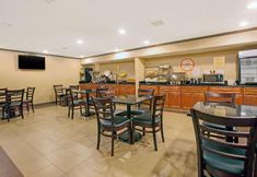 레스토랑 3 Howard Johnson by Wyndham Bronx