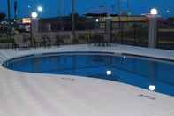 Swimming Pool SureStay Hotel by Best Western Lenoir City