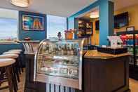 Bar, Kafe, dan Lounge SureStay Plus Hotel by Best Western Jasper