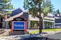 Bangunan Travelodge by Wyndham Big Bear Lake CA