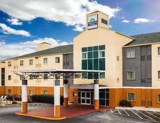 Exterior 2 Days Inn & Suites Wyndham Augusta Near Fort Gordon