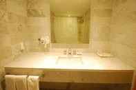 Phòng tắm bên trong Hotel Illua
