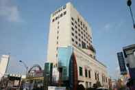 Bangunan Legend Hotel