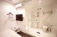 In-room Bathroom Ulysses Hotel