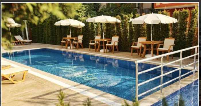 Swimming Pool Niss Business  Hotel