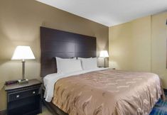 Bedroom 6 Quality Inn Merriam Kansas City