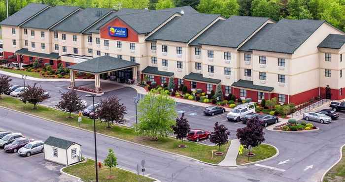 Bangunan Comfort Inn & Suites adj to Akwesasne Mohawk Casin