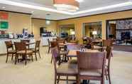 Restoran 4 Comfort Inn & Suites adj to Akwesasne Mohawk Casin