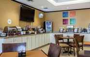 Restaurant 7 Comfort Inn & Suites adj to Akwesasne Mohawk Casin